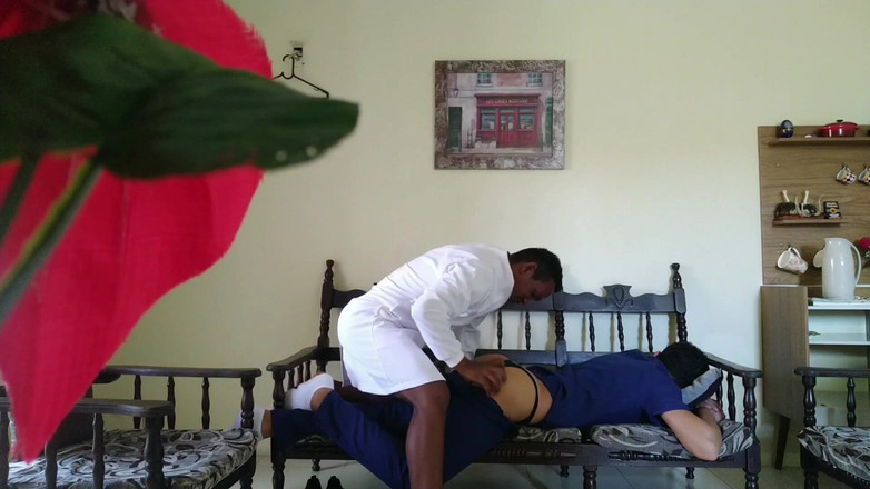 MiguellTrajano: Va bene, dottore, ora puoi venire nel mio culo - Parte 1