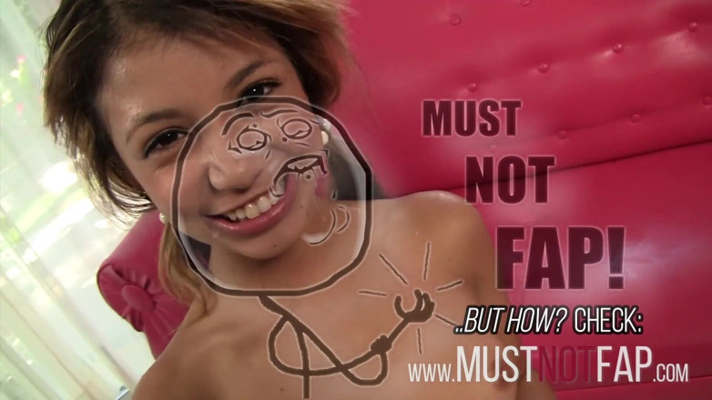 Leon Lambert Girls Twerk Parties CFNM: Gadis kampus mungil dengan tubuh langsing lagi asik ngentot kontol...