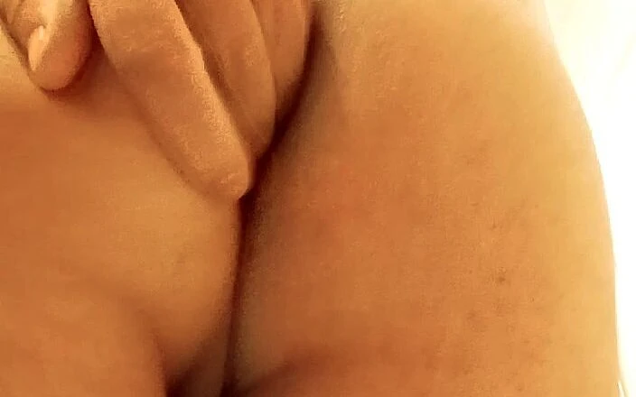 Ladysilva Doing Streaptease on the Bed Very Sexy What a Hot Ass to Fuck