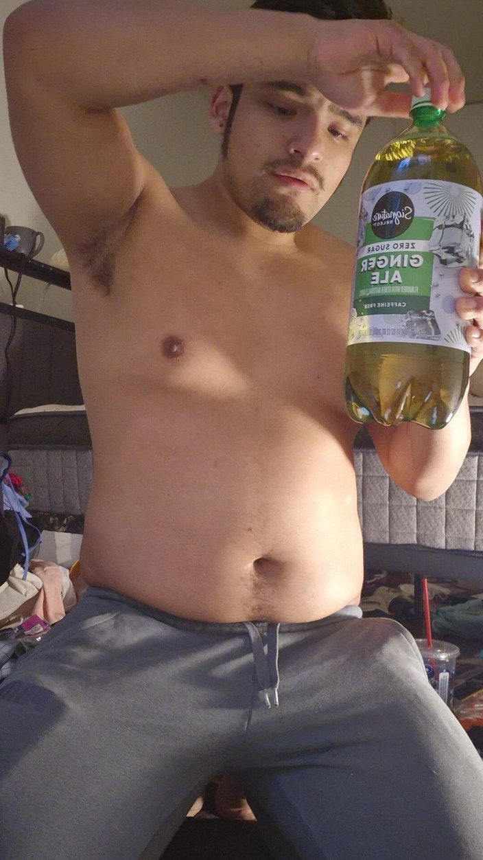 NakyJoss: Ginger Ale Chugging