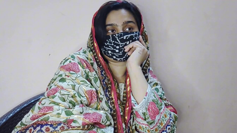 Faryal: Bari Baji Ne Di Chote Bhai Apni Chut-clear Conversa hindi