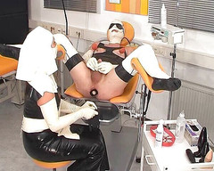 Rubber & Clinic Studio - 1ATOYS: Pemeriksaan getah yang melampau dan rawatan bahagian saya