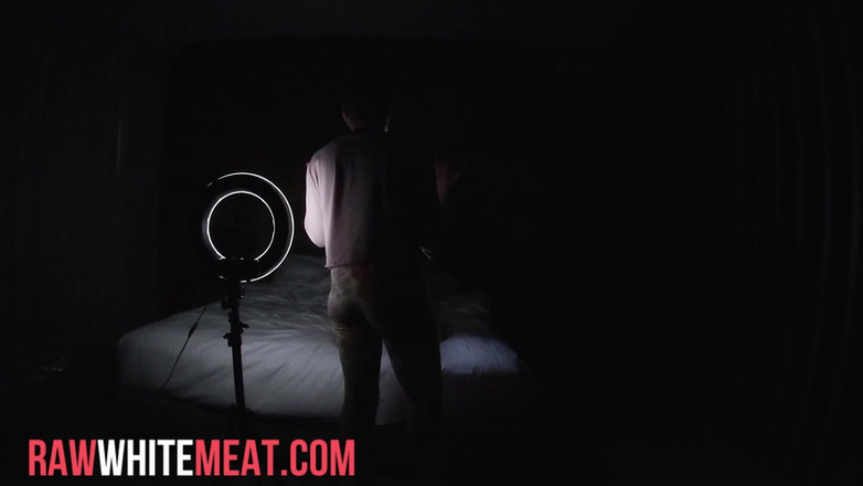 Raw White Meat: Smíšená rasa Teen Miluje anální creampies Bts