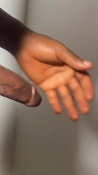 Minha enfermeira sexy e magra me deu uma dose de sua buceta suculenta