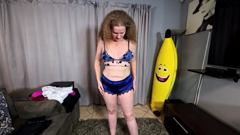 Kinky Taboo Me: Amatoriale MILF prova la prima volta in lingerie su haul