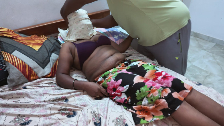 Tamilmalkova2: Helah suami cuckold ditutup mata