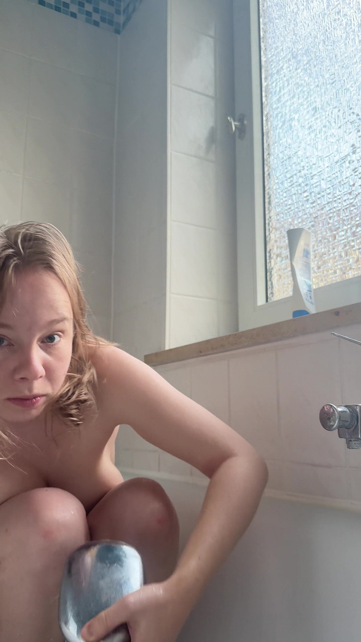 SweetLucy96: In het bad geplast