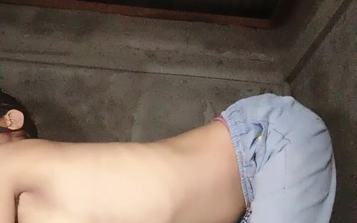 Horeny couple: Gorący tyłek Indian Desi Bhabhi