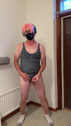 Julia Trans: Trany Spanking Ass, Balls Dan Melancap Dan Memancut Mani Untuk...