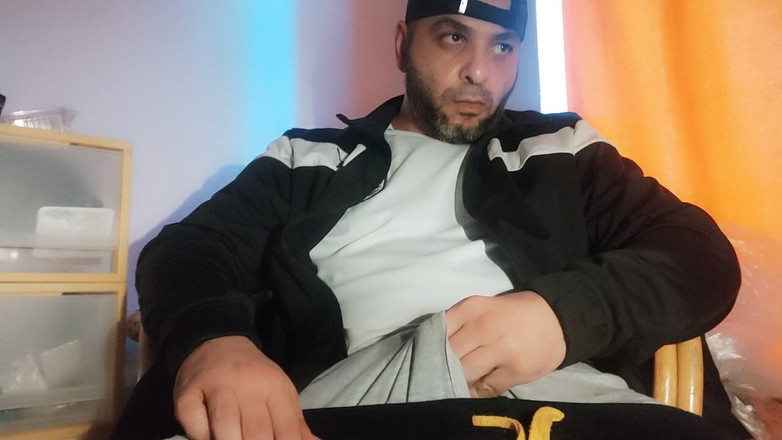 SmokedAlloy2: Mutande lunghe bagnate, puzzolenti indossate da Dj-bro per più di...