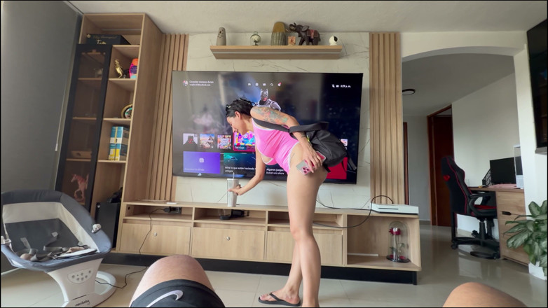 Jenifer Play: A Vergonha Da Minha Colega De Quarto Aparece No Meu...