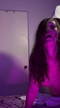 Cómo me follo a mi compañero de cuarto trans corrida