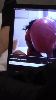 Hadiah untuk penggemarku: ngocok kontolku pakai sarung tangan, sambil nonton videoku, sampai aku crot banyak banget