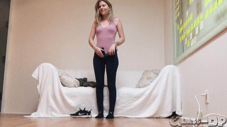 GLASSDP: 포르노스타가 되고 싶어하는 쇼핑몰에서 만난 금발 18살