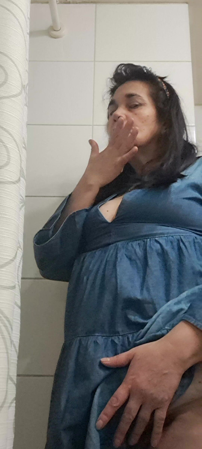 Mommy big hairy pussy: W łazience, którą chcesz mnie zobaczyć, jestem gorąca