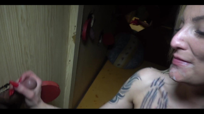 Andy Star: Cuckold-traum mit freundin am gloryhole teil 2