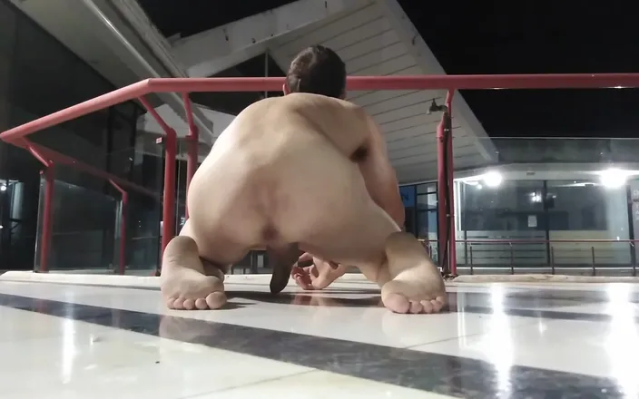 Dan Eagle: Totally Naked in a Mall