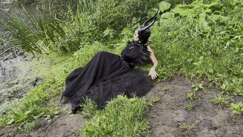Monika Fox: Maleficent monika fox si è scopata duramente il culo con un...