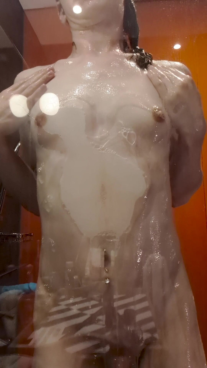 CecexoMonroe: Cece je sexy sprcha