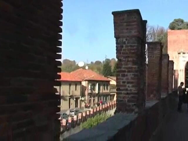 Vicky Vette: Melons à Milan, partie 4 - promenade au château bonus