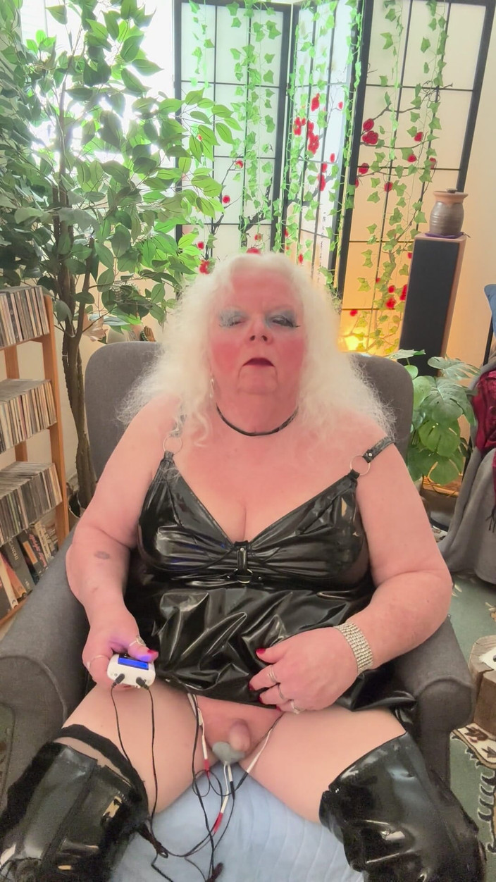 Constance: Děvka, Shrnutí, Chcaní, Kouření