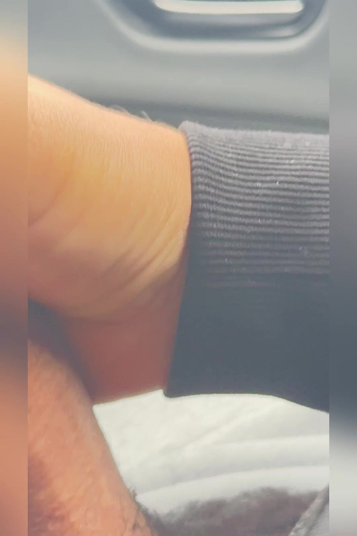 Kadu: Демонструю свій величезний член для водія на жаль