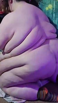 SSBBW saje mého ptáka a dostane výstřiky na obličej a výstřiky