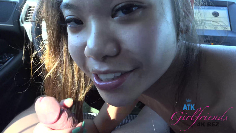 ATK Girlfriends: Je neemt Vina mee op de wandeling naar de watervallen...