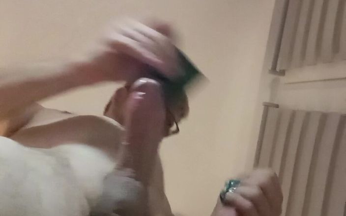 Dikk Richards: Big and Huge Cock Masturbates in His Bedroom