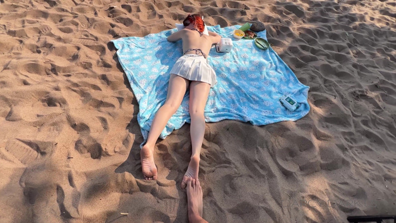Darcy Dark: Ontmoeting met een vreemde op een strand
