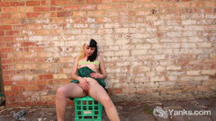 Yanks: Propíchnutá americká Honey Marina masturbuje