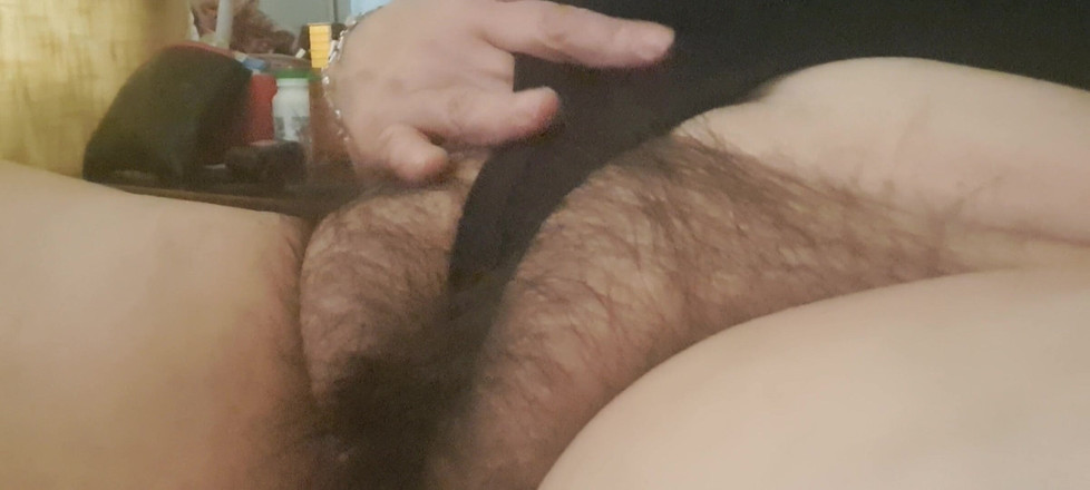 Mommy big hairy pussy: Stiefmutters fette, behaarte und heiße muschi