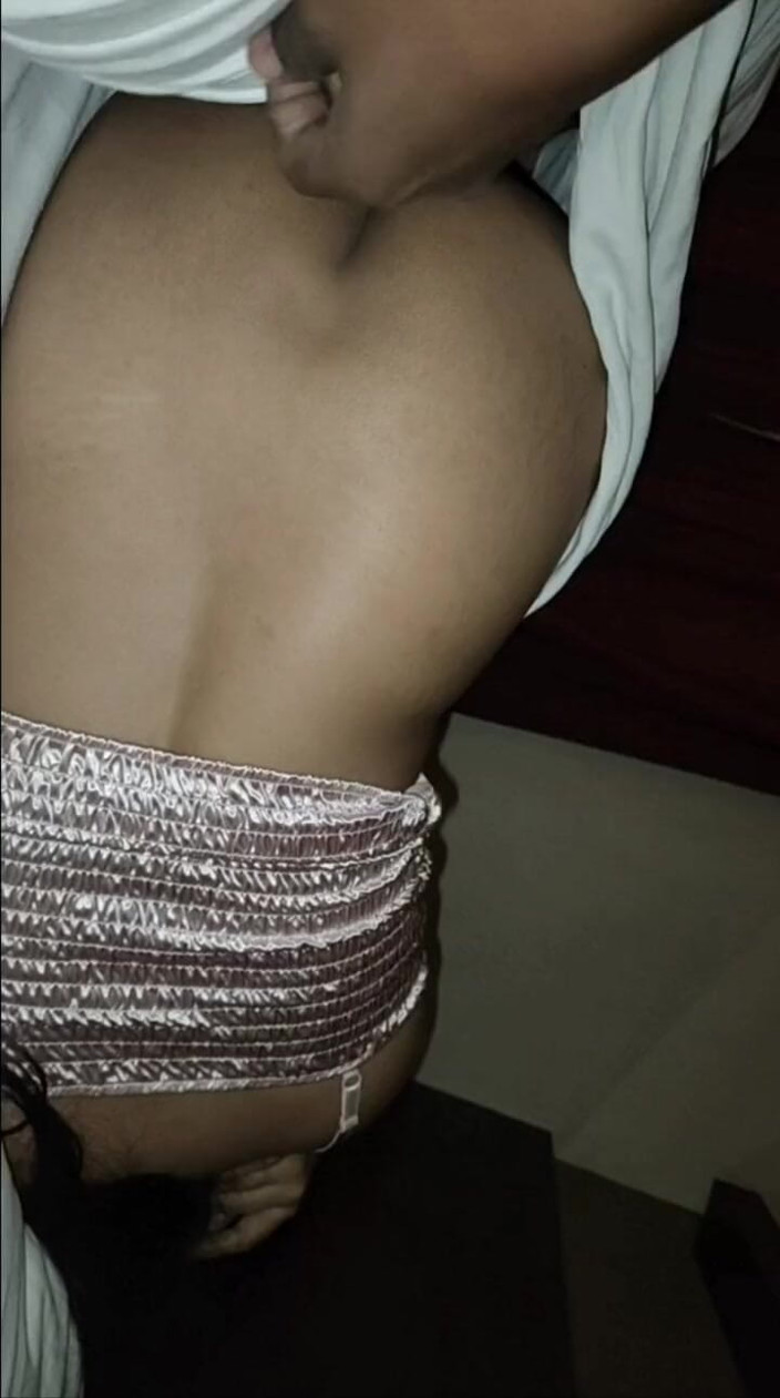 Trisha Hotness: Elle veut que je me doigte par derrière et la...