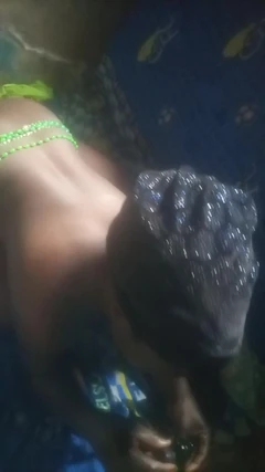 Büyük memeli kızla sabah erken seks ev yapımı