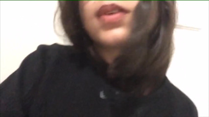 Adorable Teen: Spogliarsi per mostrarti il mio seno, la mia figa e...