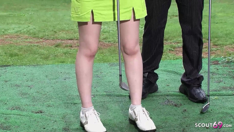 Asian porn collection: Magere Japanse tiener stiekem geneukt door stiefvader na ongecensureerd golfen