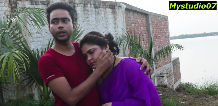 Indian Sex Movies: Sex incitant romantic pentru prima dată cu o fată necunoscută!...