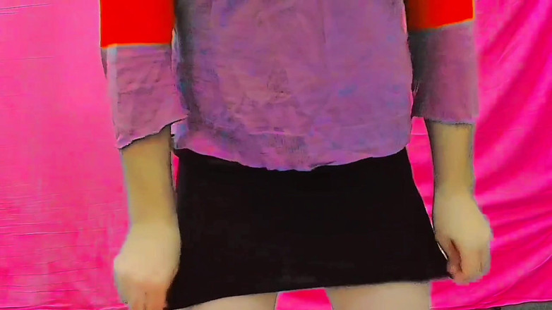 Kitty_Cross: Grandes tetas naturales de Ladyboy, auto tetas palpate y nalgadas