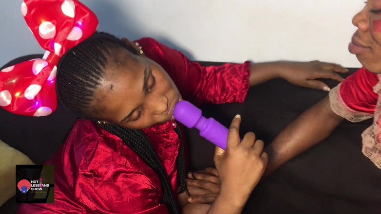 Hot lesbians show: 보지를 재미있게 하자