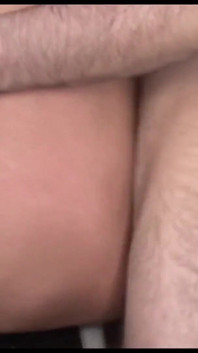 Brünette deutsche reife milf sucht heißes sperma, um ihren mund zu füllen, nachdem sie leidenschaftlich geilen großen schwanz gelutscht hat