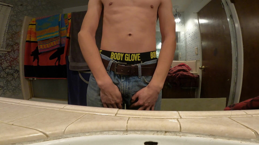 Shirtless Flexing Schat (Z twink)