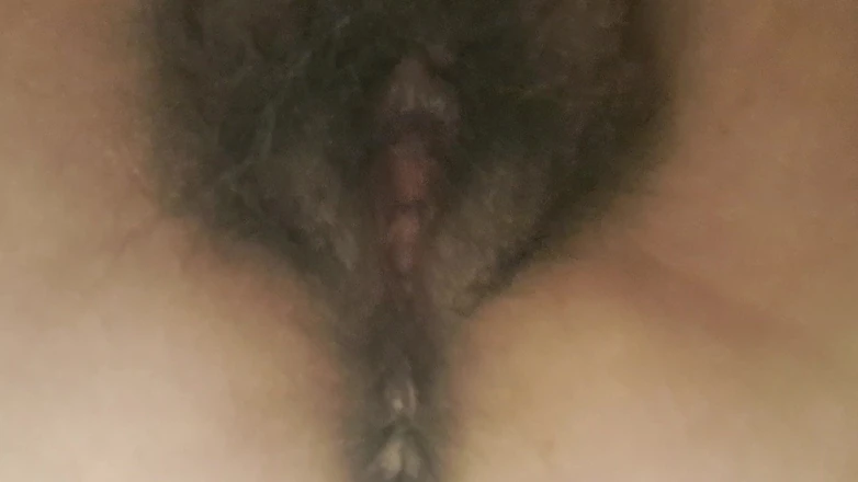 Mommy big hairy pussy: Pizdă păroasă de aproape