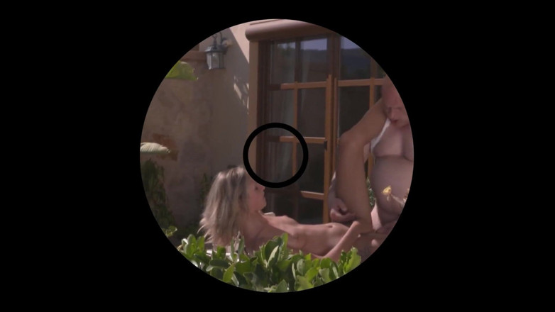 Erotic Planet X: Hübsches mädchen liebt es, den schwanz eines alten mannes zu...