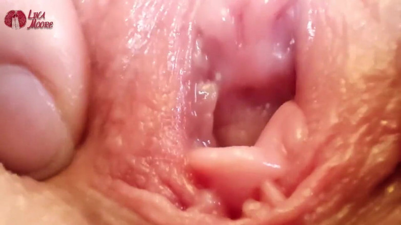 Lina Moore: Extreme Pussy Close up. Vaginal Dilator