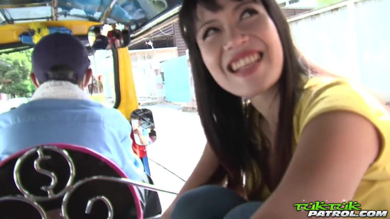 Trike Patrol - Tuk Tuk Patrol: Худу тайську азіатку відтрахали в обидві дірки