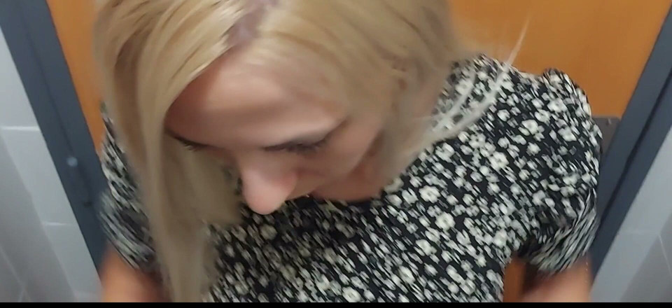 Darkprincess666: Dark Princess: Firs Time!! Sex in Toilet
