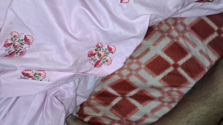 Rakesh: Indická Desi Hauswaif Rani Bhabhi Ki Chudayi Manžel Ne Pokoj...