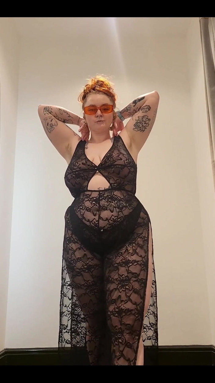 Bunny Royle: 我和我的可爱的新粉色手杖。