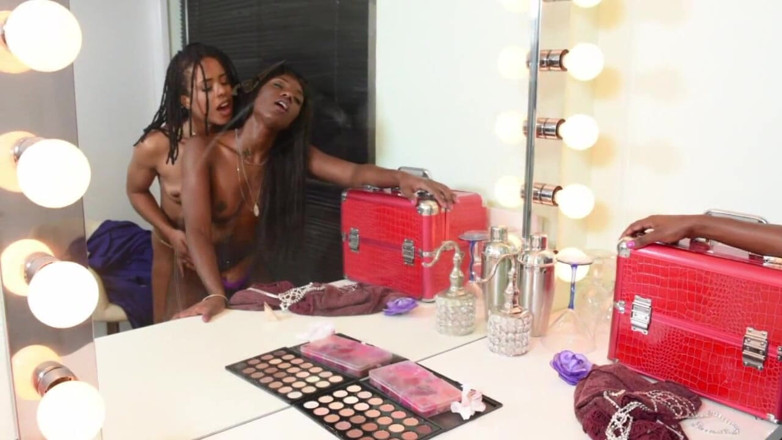 Lesbian Illusion: Lesbianas negras reales ... Orgasmo real ...