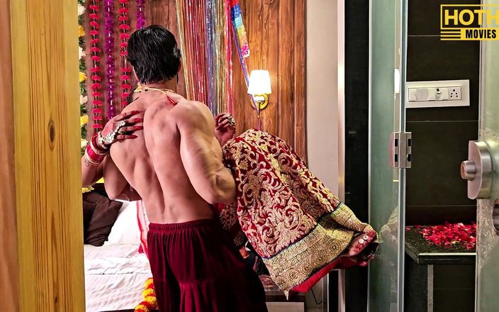 Hothit Movies: Cặp đôi người Ấn Độ mới kết hôn làm tình trong tuần trăng...